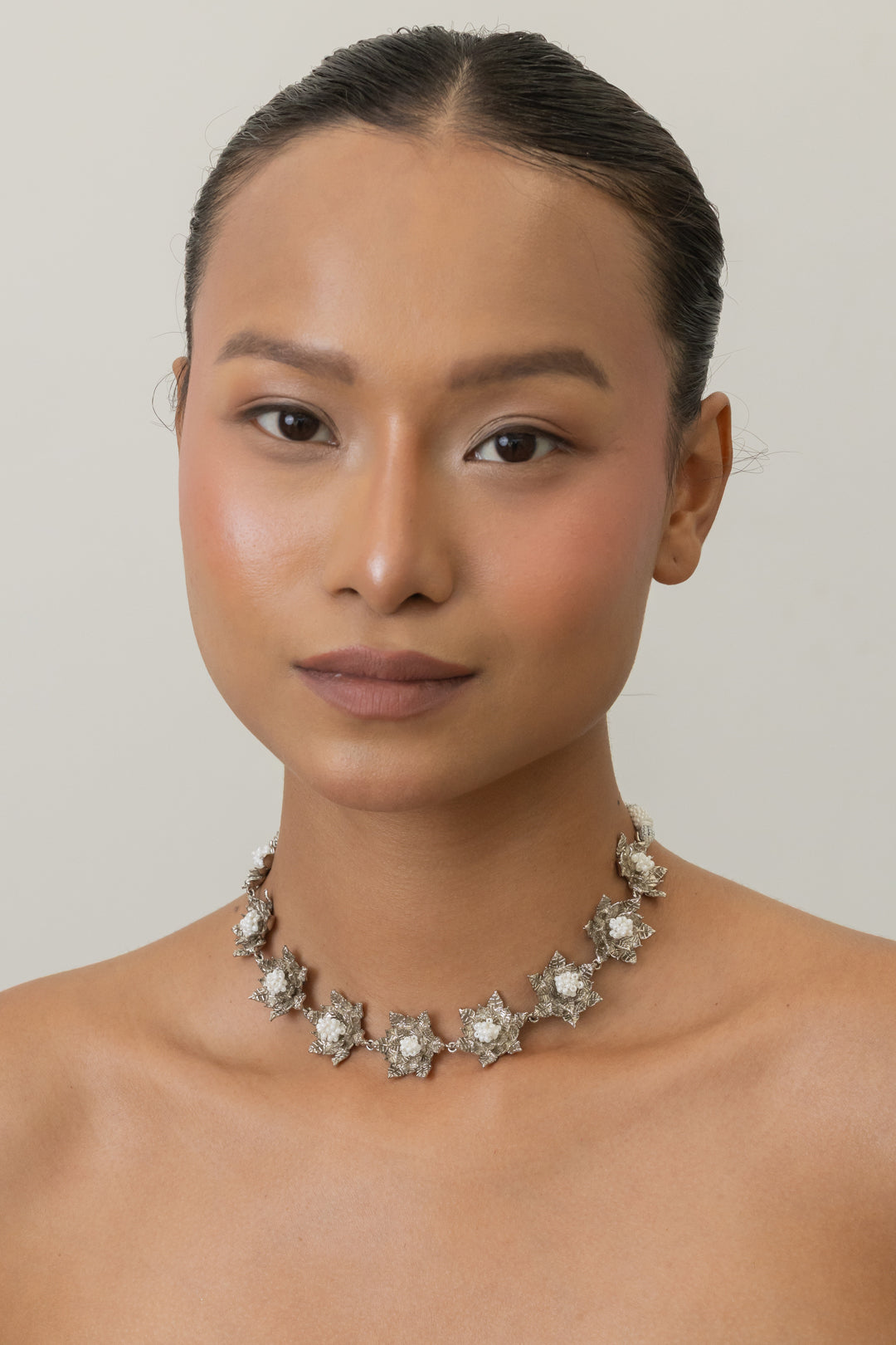 Parnika Choker